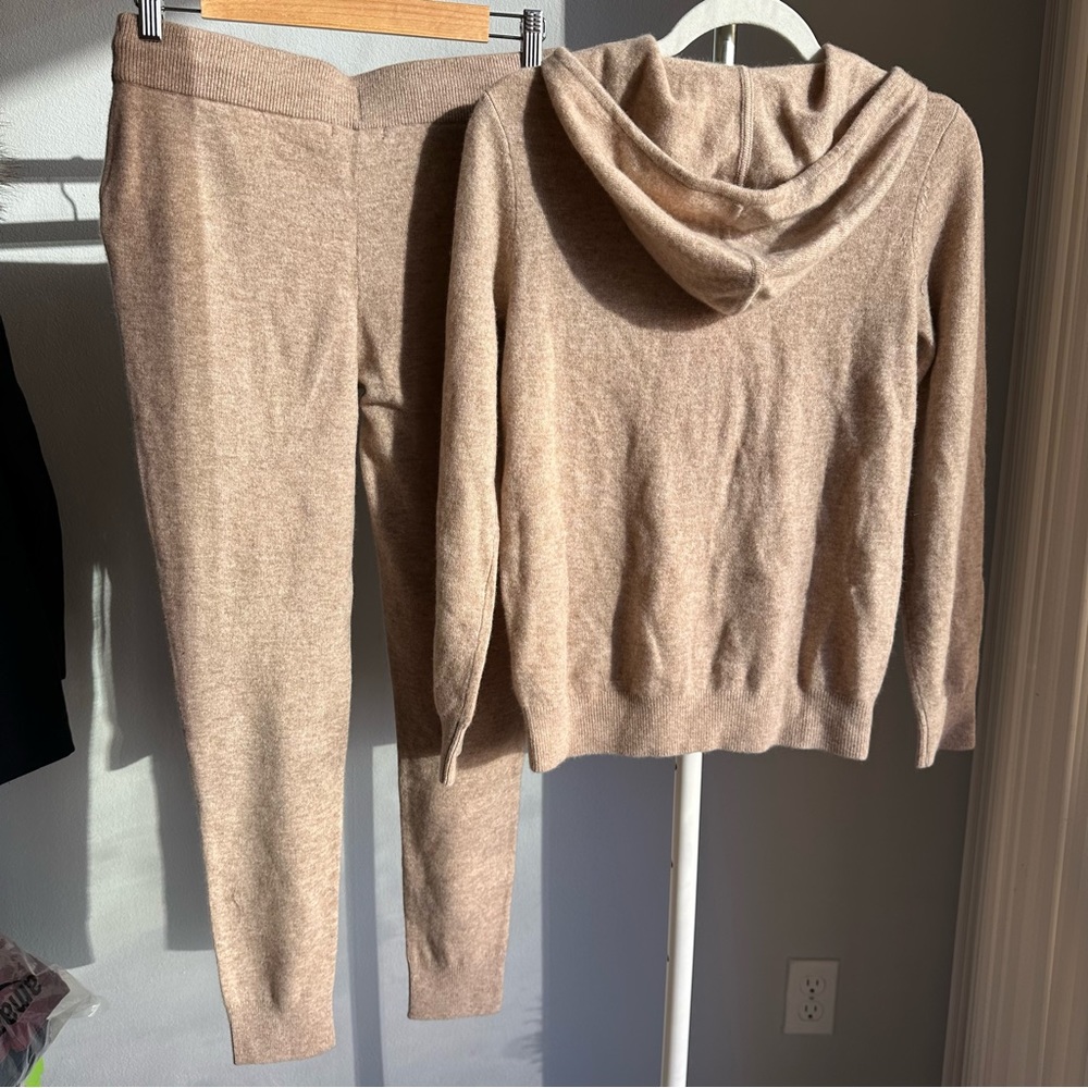 *SOLD* NWT Full Set Quince Mongolian 100% Cashmere Oatmeal Zip Hoodies + Joggers - Picture 4 of 15